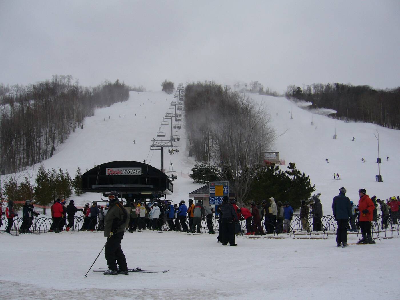 Ski news: This Ontario Ikon Hill Just Laid 11 Miles of Snowmaking Pipe