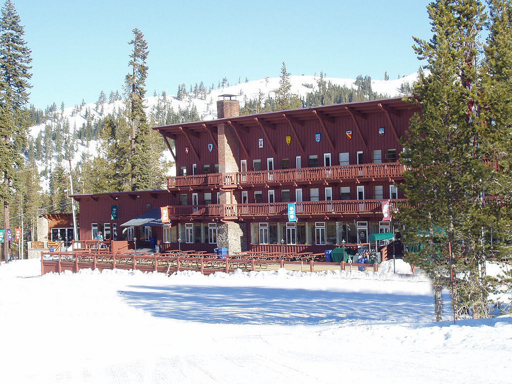Ski news: This Donner Summit Resort Just Rebuilt Its Highway Gondola From Scratch