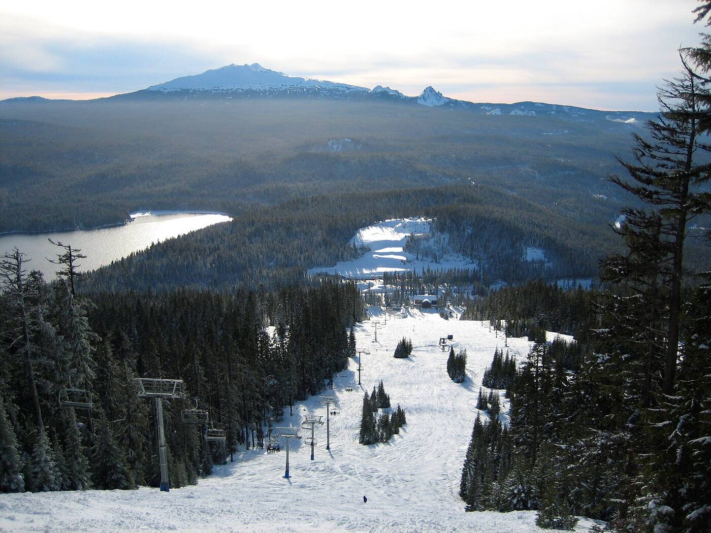 Ski news: This Oregon Hill Just Tripled Snowmaking and Locked a Dec. 11 Open